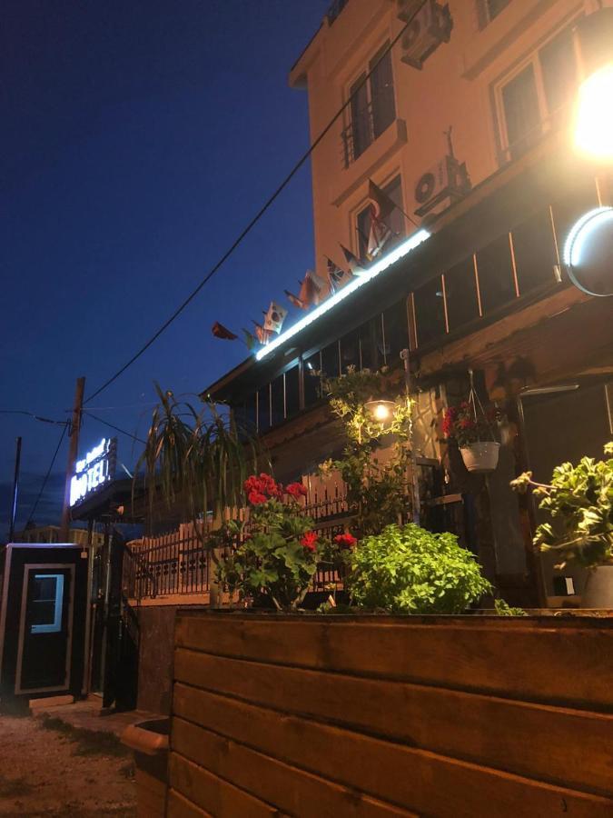 Silver Continent Hostel Силиври Экстерьер фото
